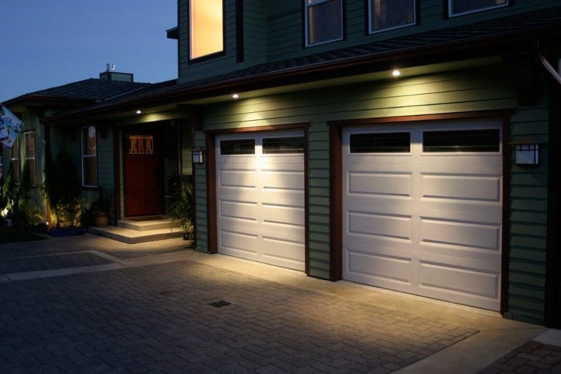 garage-door-lighting-4-1024x682_799x533